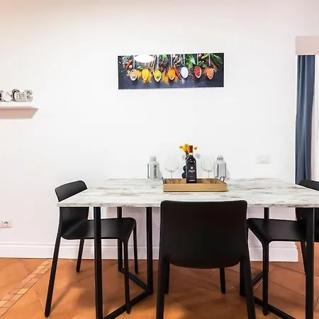 Domus Marina Vacanze Romane-colosseo * 로마