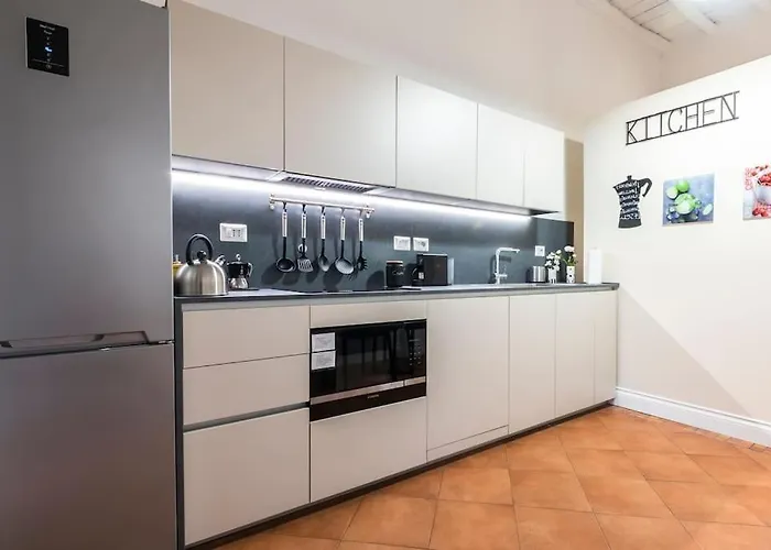 Domus Marina Vacanze Romane-colosseo 公寓 *